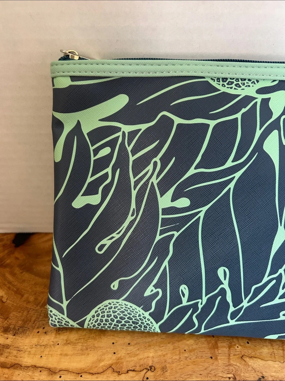 Manaola Kinolau Tropical Ulu Design Clutch Bag